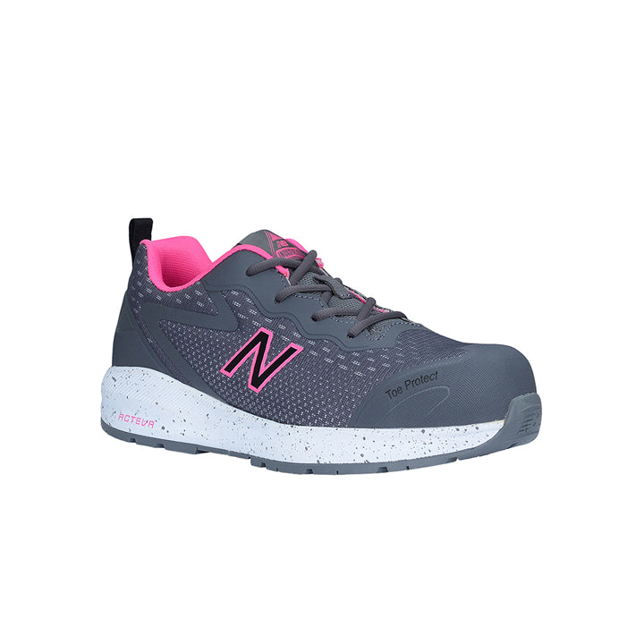 Der New Balance Logic Sicherheitsschuh für Damen in der Farbe Grau/Pink von vorne.