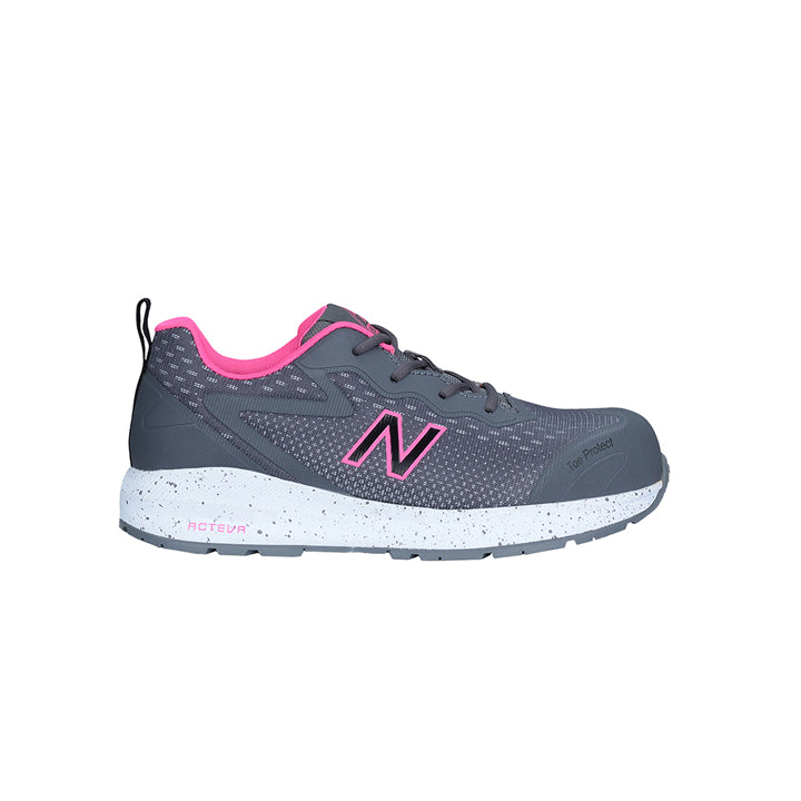 Der New Balance Logic Sicherheitsschuh für Damen in der Farbe Grau/Pink von der Außenseite.